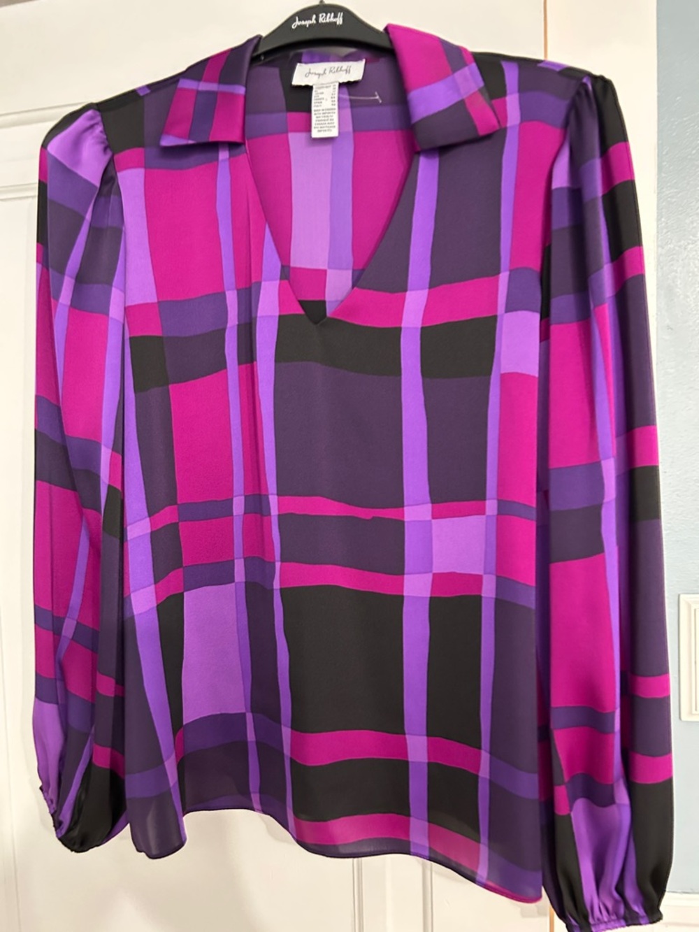 NWOT Joseph Ribkoff blouse.